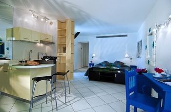 In-Room Kitchenette